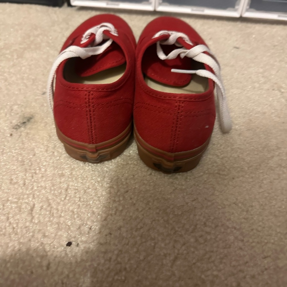 Red vans - Picture 3 of 5